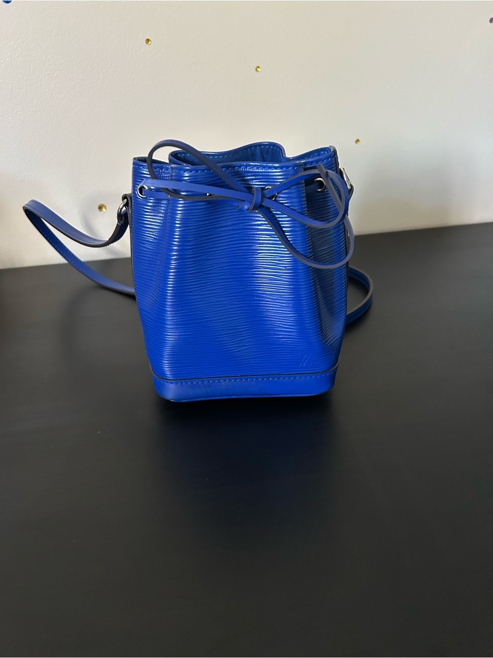 Authentic Louis vuitton nano Noe blue epi crossbody bag - Picture 2 of 11